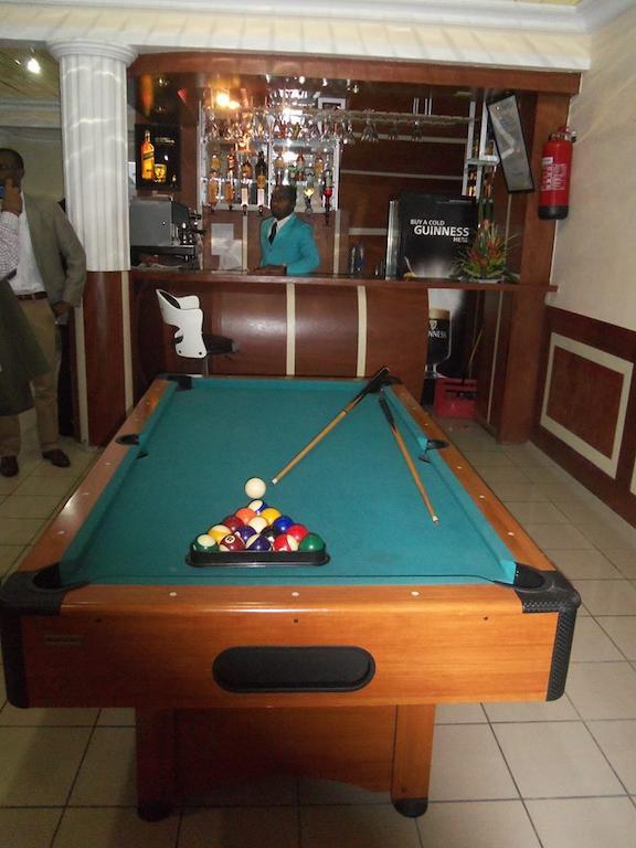 Afrique Hotel Douala Airport Екстериор снимка