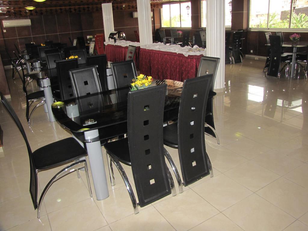 Afrique Hotel Douala Airport Екстериор снимка