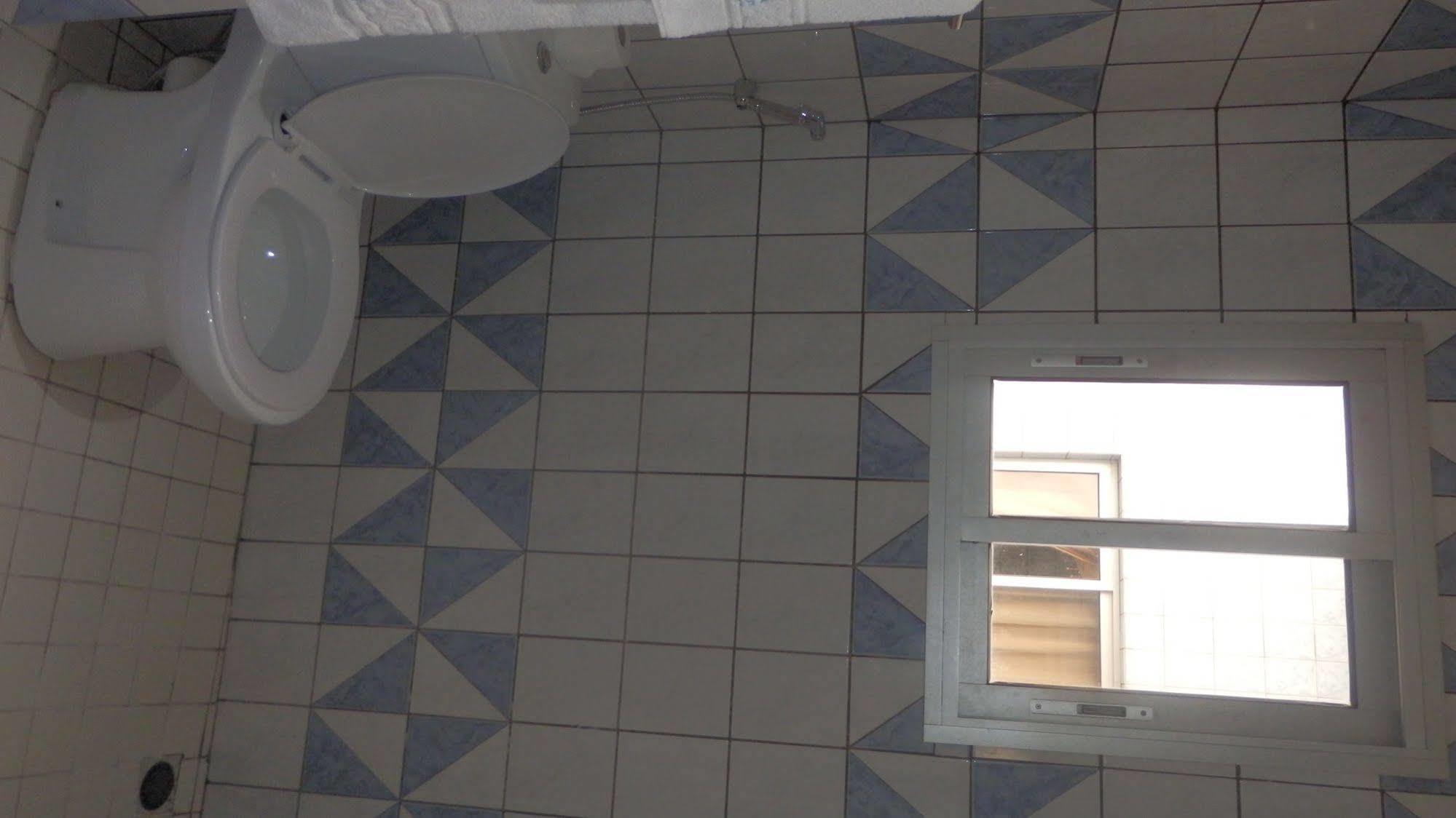 Afrique Hotel Douala Airport Екстериор снимка