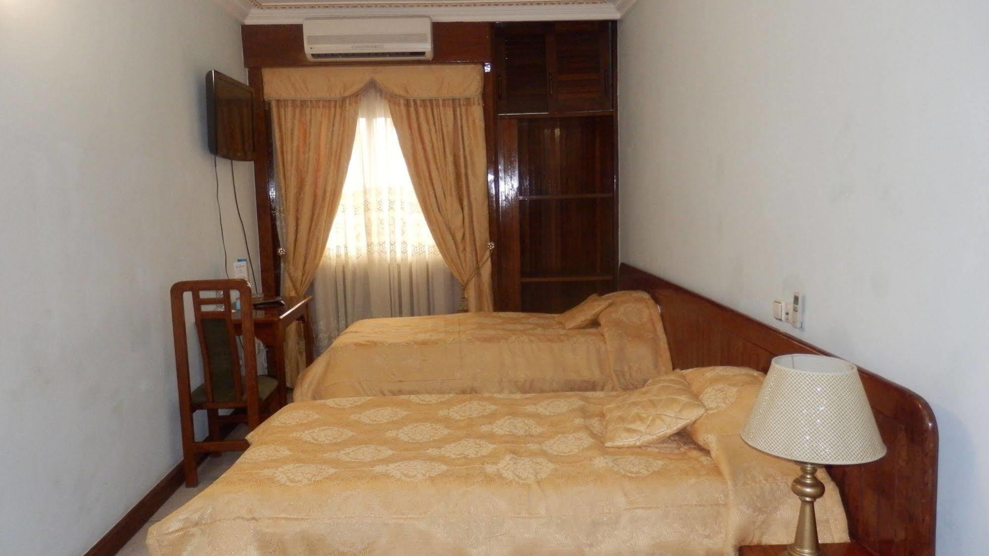Afrique Hotel Douala Airport Екстериор снимка