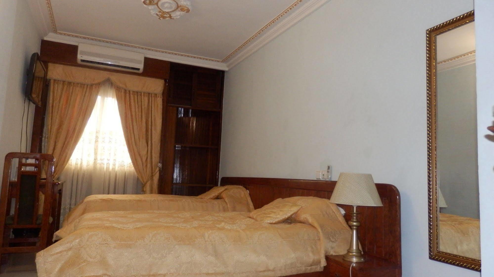Afrique Hotel Douala Airport Екстериор снимка